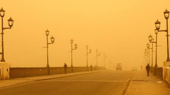 Irak'ı kum fırtınası vurdu