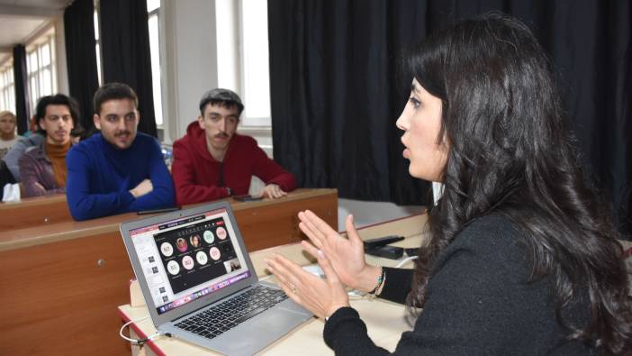 Sivas'ta üniversite öğrencileri 'hibrit eğitim'e geçti