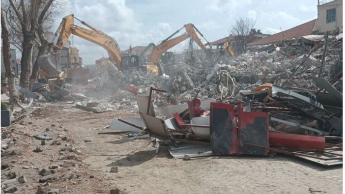 Adıyaman’da 4 katlı bina çöktü