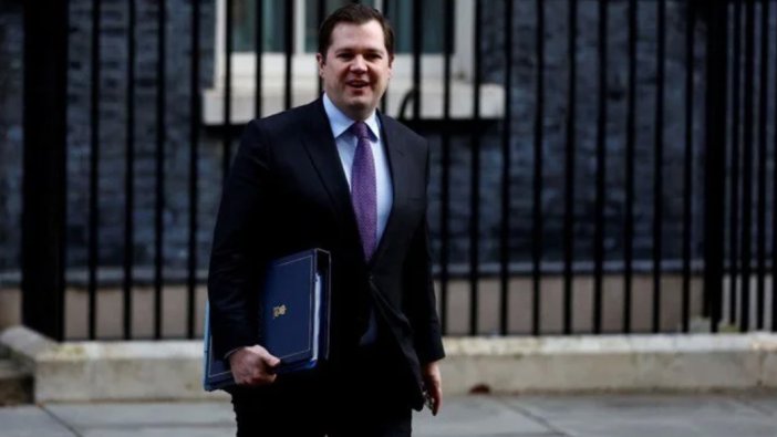 Hız sınırını aşan bakana trafikten men cezası