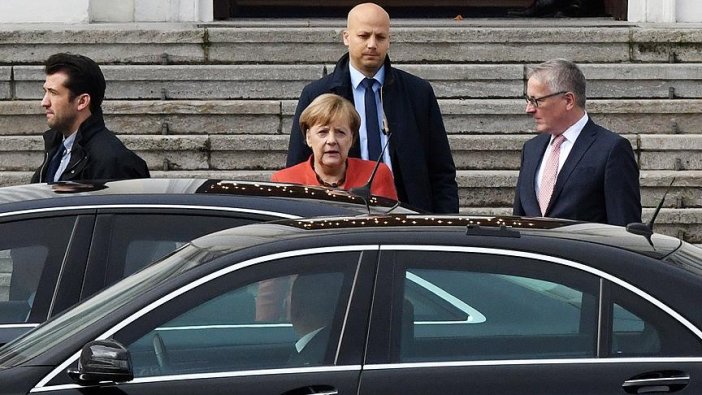 Alman Ekonomisinde siyasi kriz endişesi