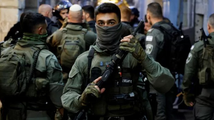 İsrail polisi Mescidi Aksayı yine bastı