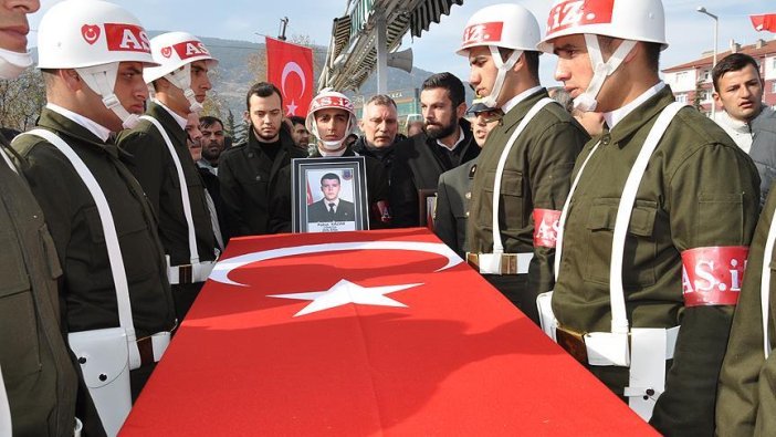 Şehit asker son yolculuğuna uğurlandı