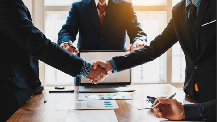 Patronların 'arabulucu' oyunu yargıdan döndü