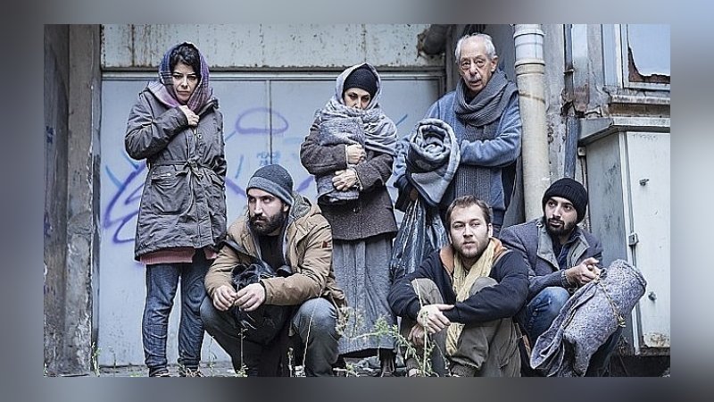 Göçmenleeeer adlı oyun tiyatroseverlerle buluştu!