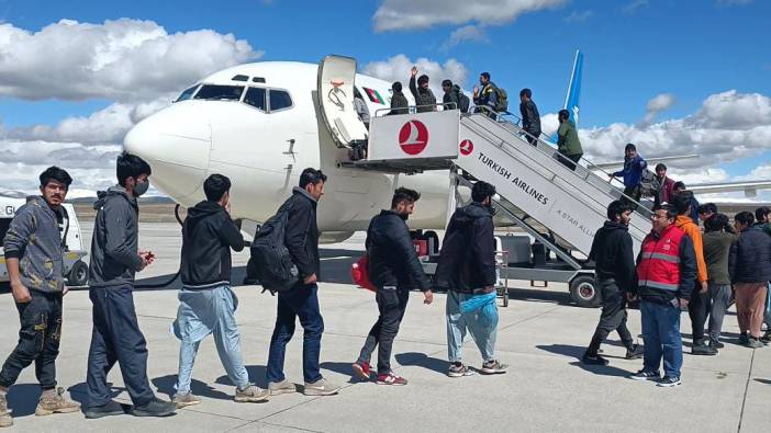 Afganistanlı 138 kaçak göçmen ülkelerine gönderildi