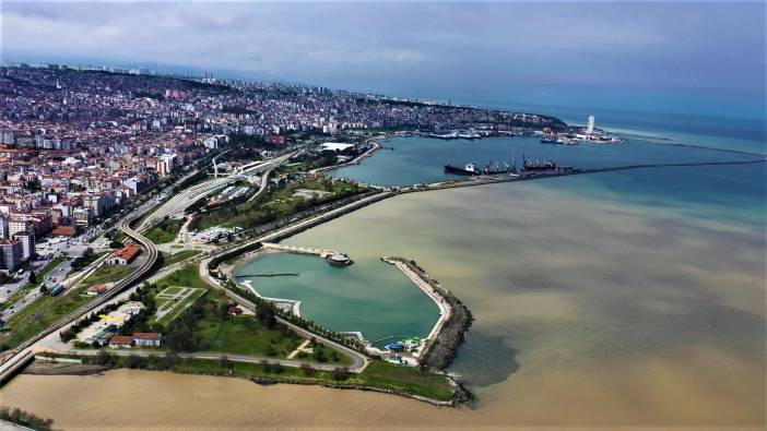 Karadeniz çamura boyandı