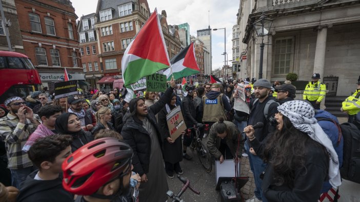 İsrail Londra Büyükelçiliği önünde Mescid-i Aksa eylemi