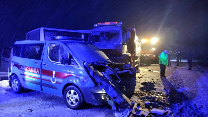 Erzincan'da zincirleme trafik kazası