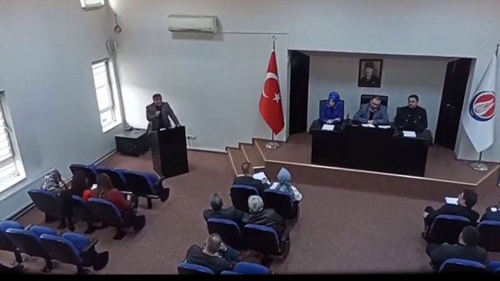 MHP'li üyeden AKP'li Belediye Başkanı'na sert sözler