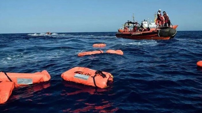 Tunus açıklarında göçmen teknesi battı: 35 kişi can verdi