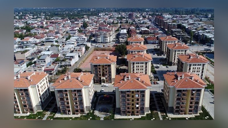 Konut alacaklar dikkat: Ekonomist Mahfi Eğilmez konut fiyatların ne zaman düşeceğini açıkladı