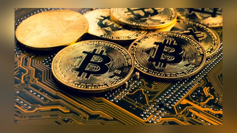 Bitcoin 10 ayın zirvesinde 