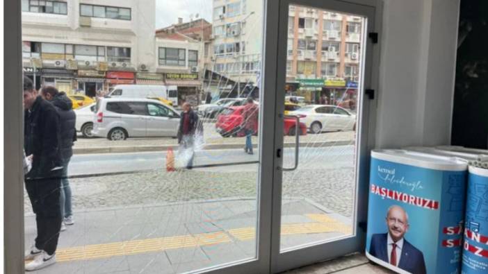 İzmir'de CHP'nin seçim bürosuna taşlı saldırı!