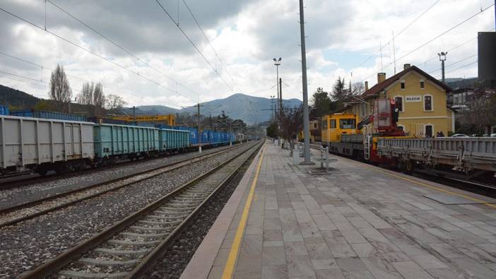 İki üniversiteli, vagon üzerinde video çekerken elektrik akımına kapılarak yaralandı