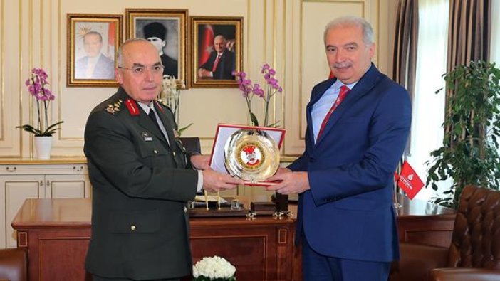1.Ordu Komutanı’ndan  Başkan Uysal’a ziyaret