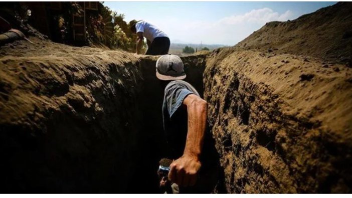 Korkunç olay: Toprağı kazdıkça ceset çıktı