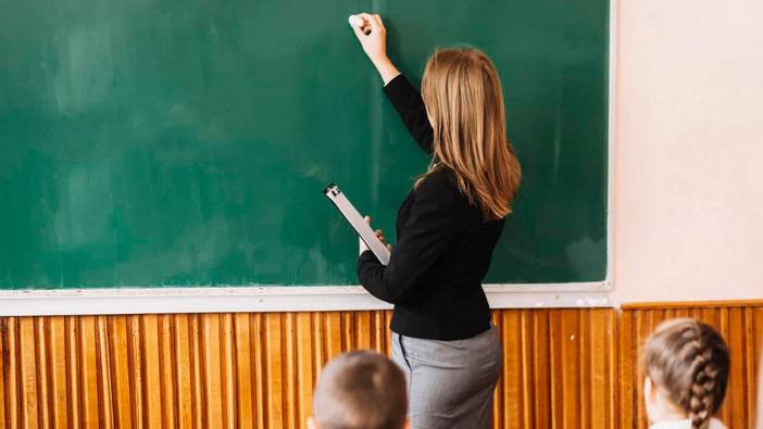 Kadroya geçen öğretmenler dikkat: Ek ders, İyep, Dyk ücret artışı belli oldu