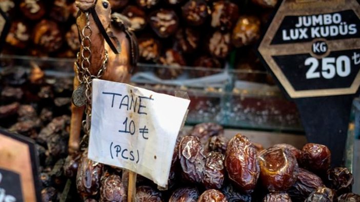 Tanesi 10 TL oldu: Tadımlık hurma tarihe karıştı!
