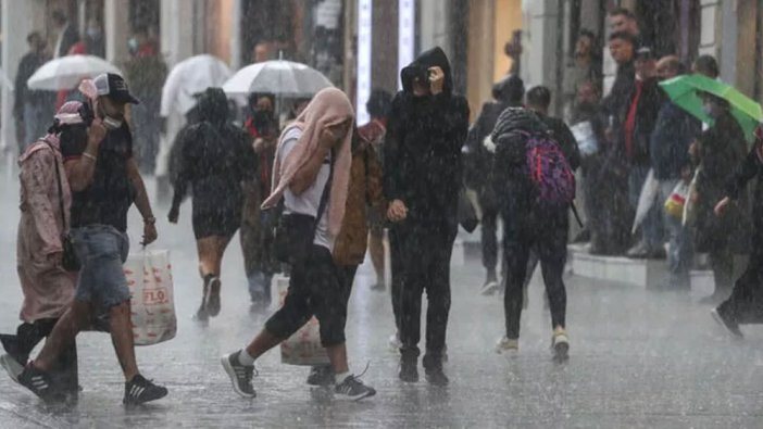 Eğitime 'sağanak' engeli: Okula 1 gün ara verildi