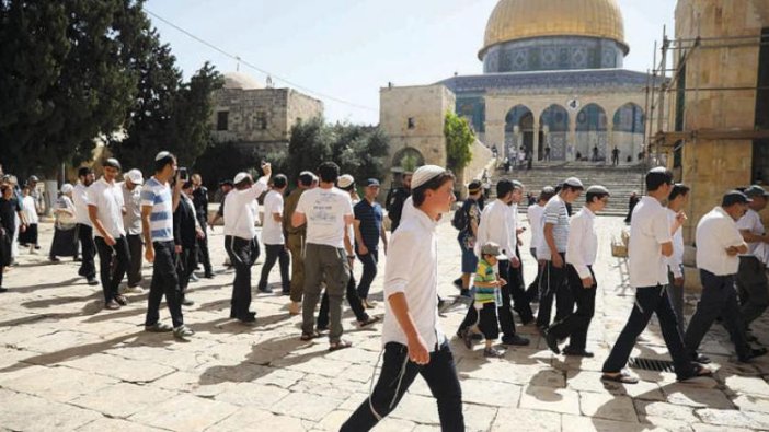 Fanatik Yahudiler Kudüs'te rahibelere saldırdı!