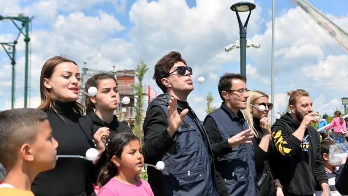 Ünlü isimlerden depremzede çocuklara moral ziyareti