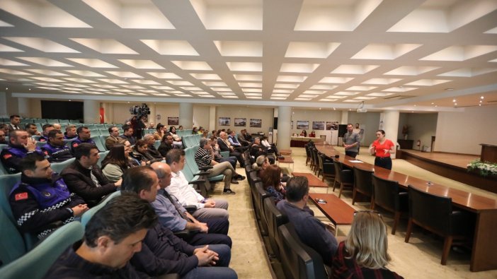 Memurlara bin 250 lira ikramiye