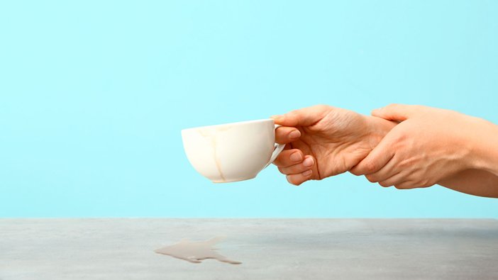 Eli titreyenler dikkat: Sinsi hastalığa yakalanmış olabilirsiniz!