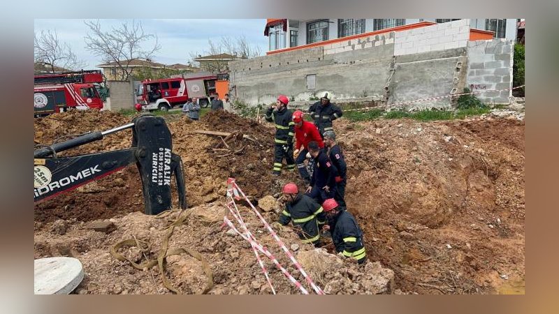 Kocaeli'de inşaat alanında göçük altından kalan işçi kurtarıldı