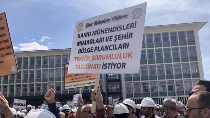 Kamu mühendisleri Ulus Meydanı'nda bir araya geldi