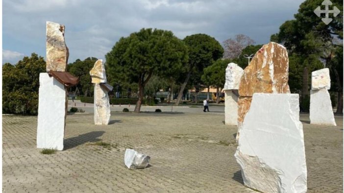 Gavur Mahallesi sergisine saldırı