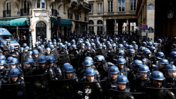 Fransa'da ırkçılığı ifşa eden Afrikalı öğrenci gözaltına alındı