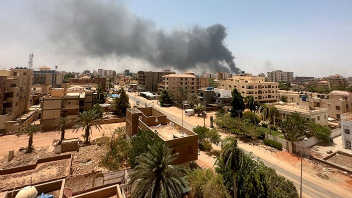 Sudan'da sular durulmuyor: 3 BM personeli hayatını kaybetti