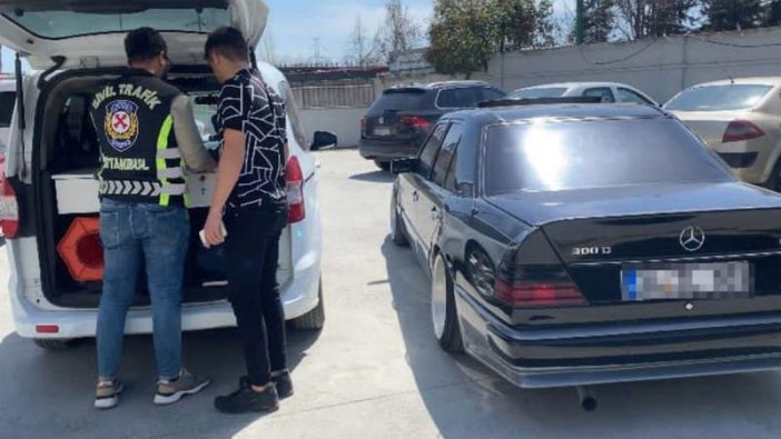 Drift yapana Trafik Polisi acımadı