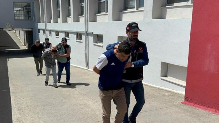 Uyuşturucu alırken yakalandılar
