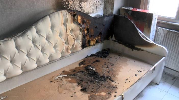 Video çekerken evi yaktı