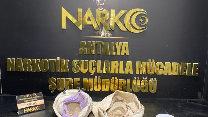 Dedektör köpek Çaki'den büyük başarı