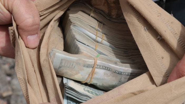Din görevlileri 57 bin dolar buldu, polise teslim etti