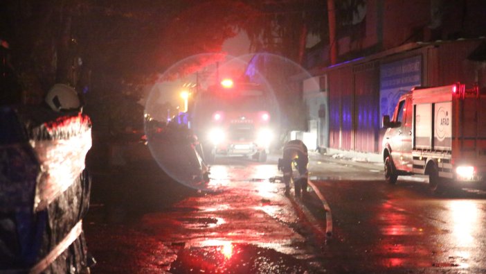 Mersin'de yangın: İtfaiye eri hayatını kaybetti