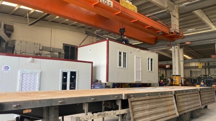 OSB'den depremzedelere konteyner desteği