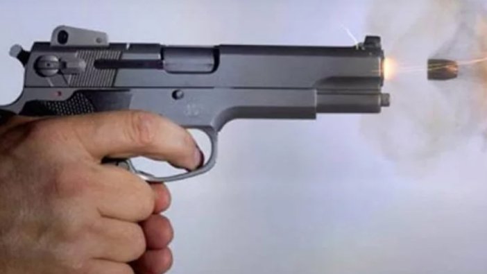 Bahçeye kaçan topunu almak isteyen çocuğu vurdu