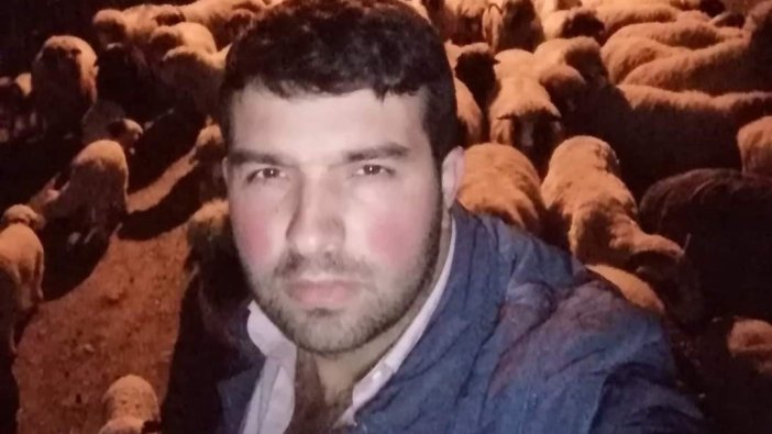 Eşiyle mesajlaşan akrabasını öldürdü