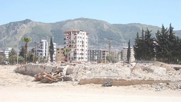 370 kişinin öldüğü 6 bloğun müteahhidi kayıp