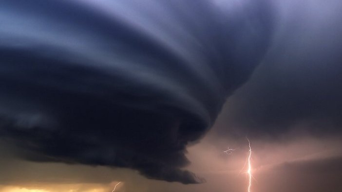 Myanmar'da bilanço yükseliyor: 8 ölü 128 yaralı