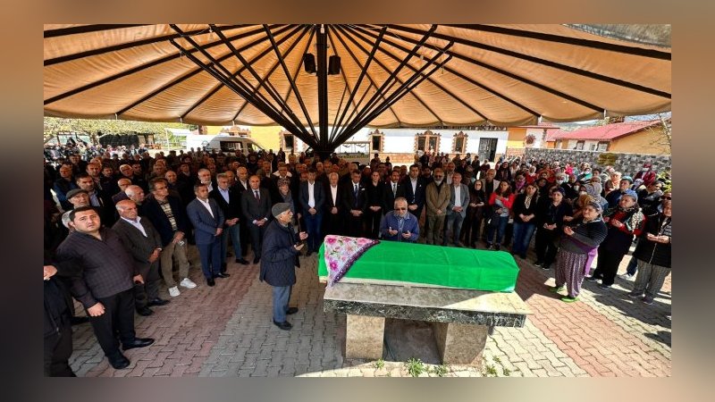 Kılıçdaroğlu'nun halası son yolculuğuna uğurlandı