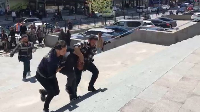 Şeker dağıtan polisleri kurşunlayan zanlı adliyede