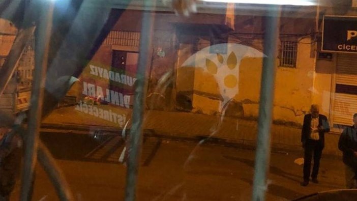 Diyarbakır'da Yeşil Sol Parti seçim bürosuna silahlı saldırı