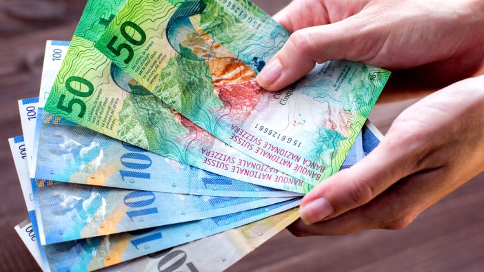 Frank 43 yılın zirvesinde