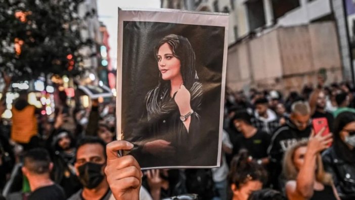 İran’daki işletmelere Mahsa Amini cezası