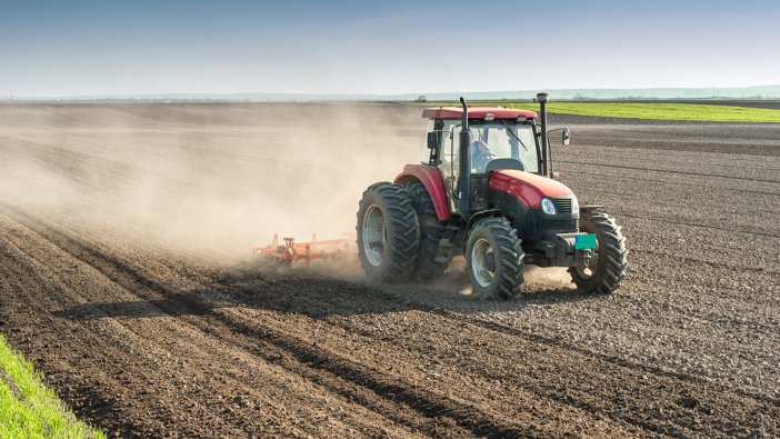 Çiftçi tarlayı sürerken buldu